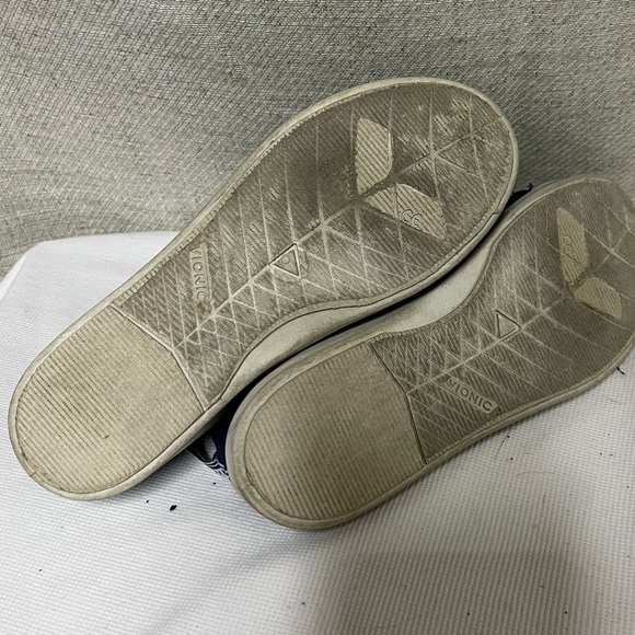 Vionic beach sneakers - Picture 4 of 6